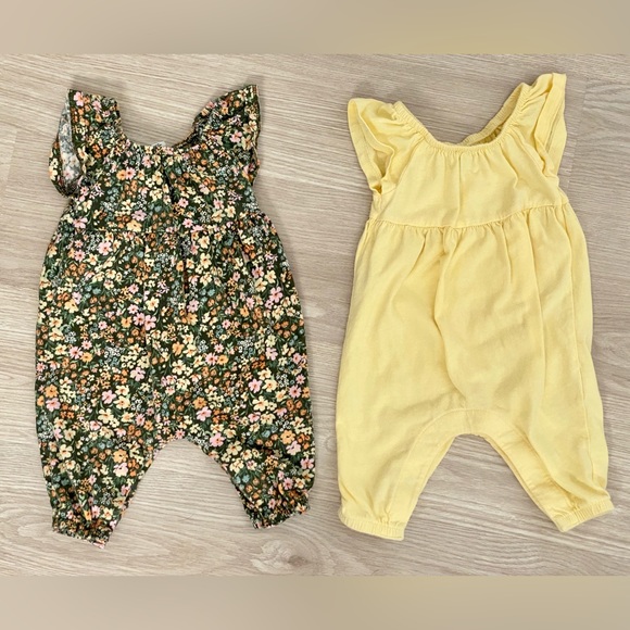 Old Navy Baby Girl Bundle 0-3m - Picture 2 of 6